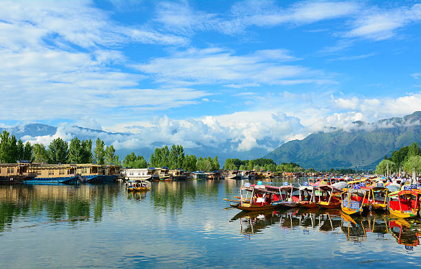 Dal Lake Best Time to visit kashmir